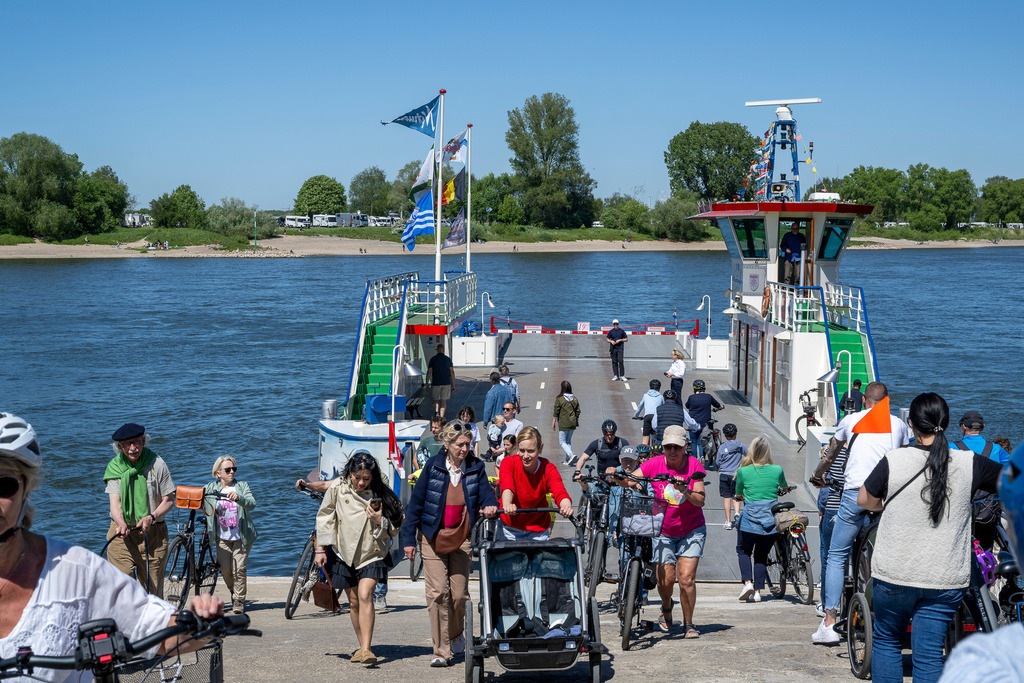 260501_Rhein_8165_mr | Entdecke exklusive Fotografie im muebri Shop: Stimmungsvolle Motive  Naturaufnahmen und mehr. Jetzt hochwertige Wandbilder und Fotoabzüge online kaufen! - Realisiert mit Pictrs.com