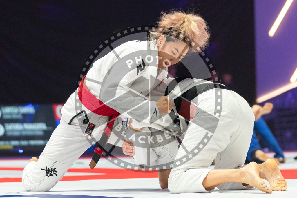 20231109PBB3517 | Fighters compete during the AJP World Professional Championship in the Mubadala Arena in Abu Dhabi, Arab United Emirates, on November 9, 2023.