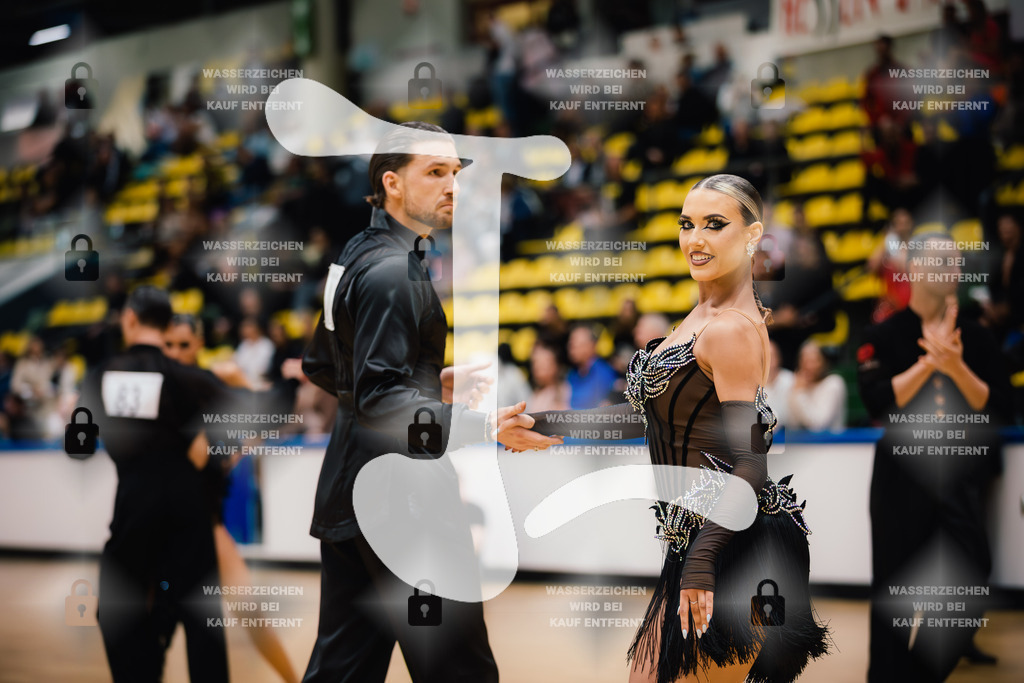 Hessen Tanzt WDSF International Open Latin 11th (43) Justin Lauer _ Rita Schumichin (TSC Saltatio Neustadt im TV 1860 Mußbach)-2025-05-18-5200 | Webshop for digital downloads and prints of dance sport, event & show photographer Julian Link - Realisiert mit Pictrs.com