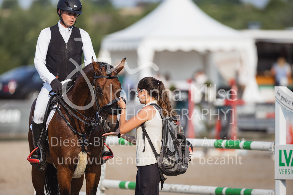 230624_PfSpTa_GroßerPreis-261 | Deine schönsten Turniermomente als professionelle Fotos! Entdecke hochwertige Pferdesport-Fotografie im Online-Shop. Jetzt Fotos finden & bestellen!