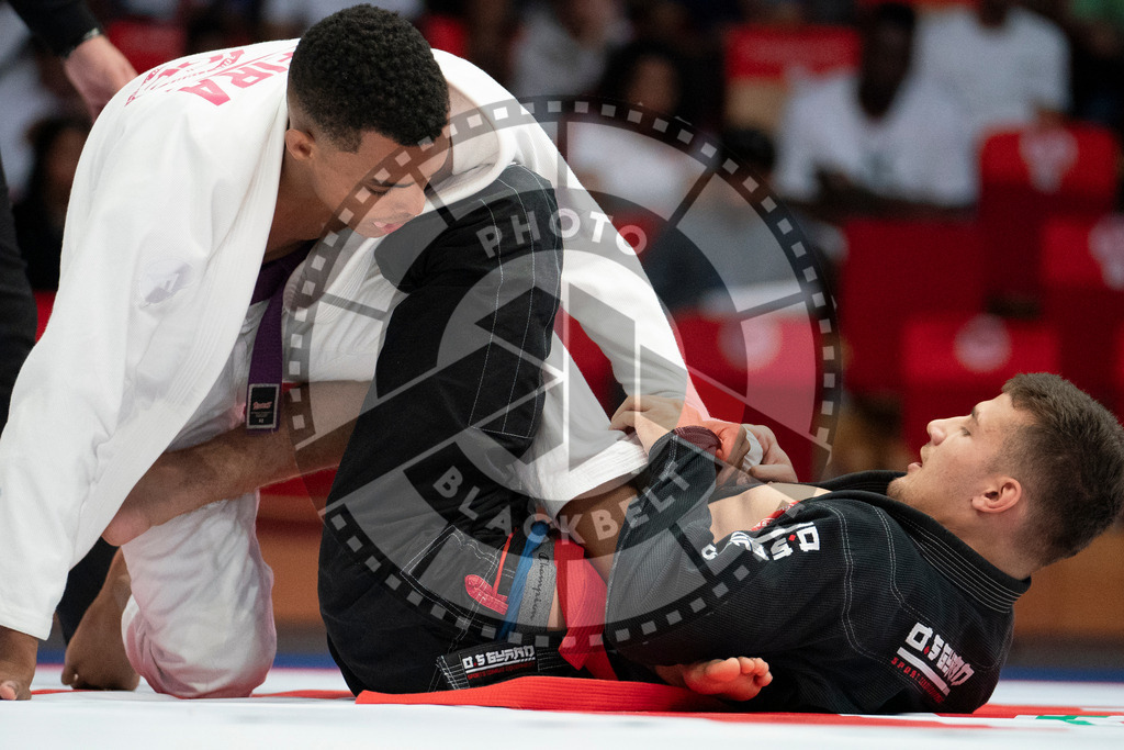 20231109PBB6622 | Fighters compete during the AJP World Professional Championship in the Mubadala Arena in Abu Dhabi, Arab United Emirates, on November 9, 2023.