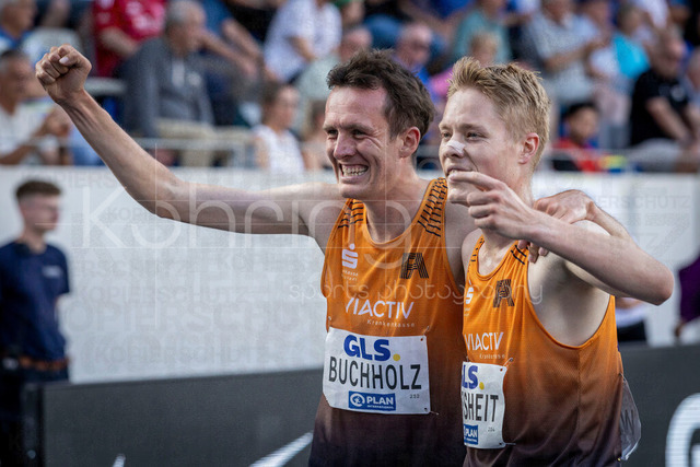 Deutsche Leichtathletik-Meisterschaften; Bochum-Wattenscheid, 25.07.2026 | Brian Weisheit (Franconia  Athletics) und Niklas Buchholz (Franconia  Athletics) Freude nach den 3000m Hindernis; Deutsche Leichtathletik-Meisterschaften am 25.07.2026 im Lorheide-Stadion, Bochum-Wattenscheid (Nordrhein-Westfalen).