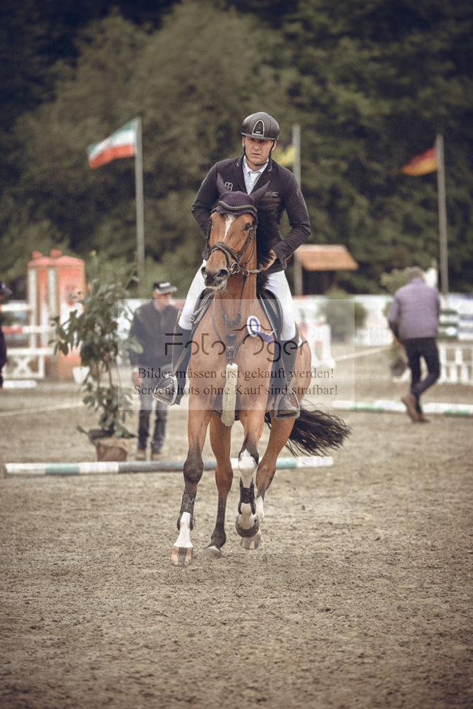 20240530-DOS_3528 | Entdecke hochwertige Reitturnierfotos von Foto Oger. Professionell, emotional und authentisch – jetzt Lieblingsmomente im Shop bestellen.Deutschlandweite Turnierfotografie. - Realisiert mit Pictrs.com