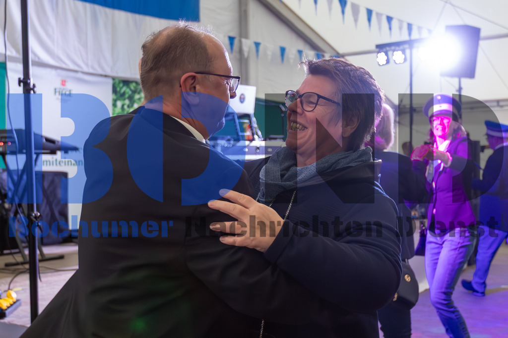 JEM_DORHAR20250425-22 | bond - Realisiert mit Pictrs.com