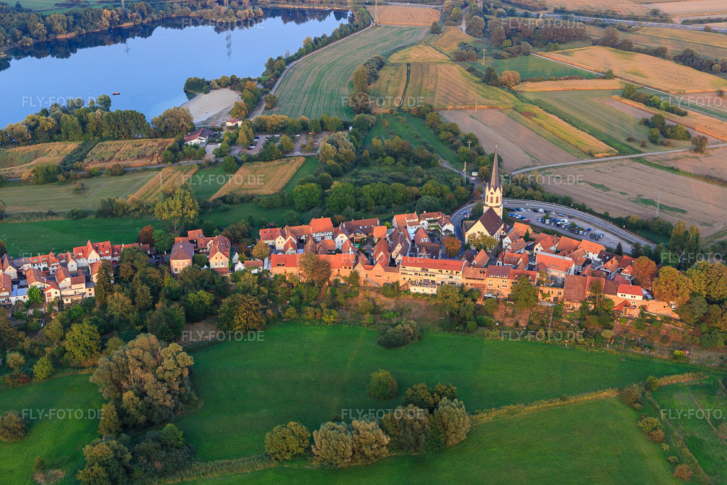 Luftbild: Ludwigstraße und Hinterstädl von Westen in Jockgrim im Bundesland Rheinland-Pfalz in Deutschland. Foto: IMG_110751.jpg vom 05.09.2018 durch Werner Riehm/FLY-FOTO.de