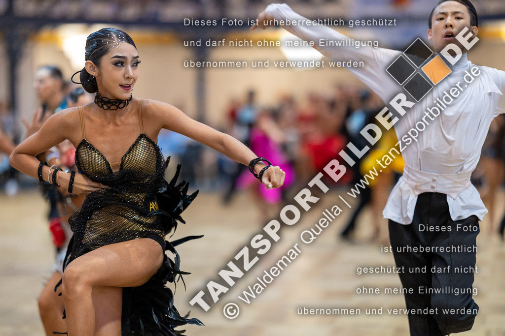20230812-01986 | Hier finden Sie Tanz Bilder vom Latein und Standard Formationen tanzen. Sportbilder vom Tanzsport. Schöne Fotos und von Weltmeisterschaft, Europameisterschaft, Bundesliga, Regionalliga, Oberliga und Landesliga sowie von GOC Stuttgart, DanceComp, WM Bremen