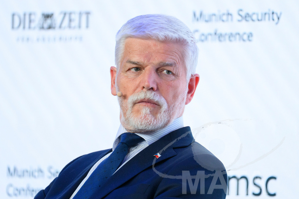 _DWA7076 | MATA IndoCon - Realisiert mit Pictrs.com