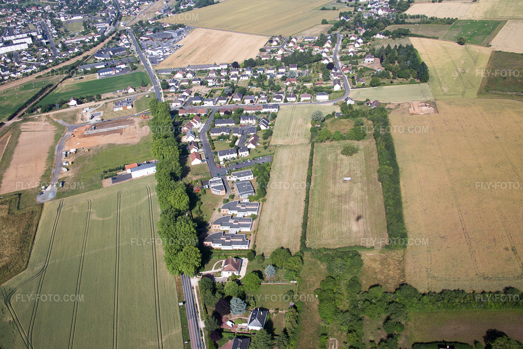 Aerial view: View of the town in Montoire-sur-le-Loir in the state Loir et Cher, France.Photo: IMG_081136.jpg taken on 06/19/2015 by Werner Riehm/FLY-FOTO.comResolution of the original: 5472 x 3648 px