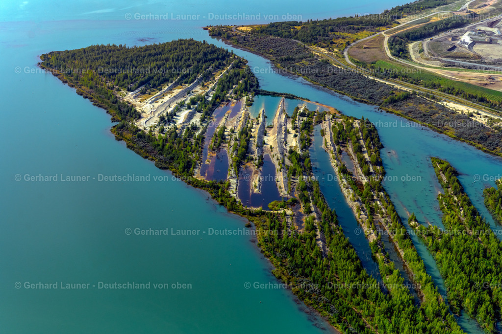 4038969 | Insel im Störmthaler See, BRAUNSBEDRA 08.09.2021 Rekultivierung der ehemaligen Tagebau - Fläche an den Uferbereichen des Sees " Geiseltalsee " in Braunsbedra im Bundesland Sachsen-Anhalt, Deutschland. // Open pit re cultivation on the shores of the lake " Geiseltalsee " in Braunsbedra in the state Saxony-Anhalt, Germany. Foto: Gerhard Launer