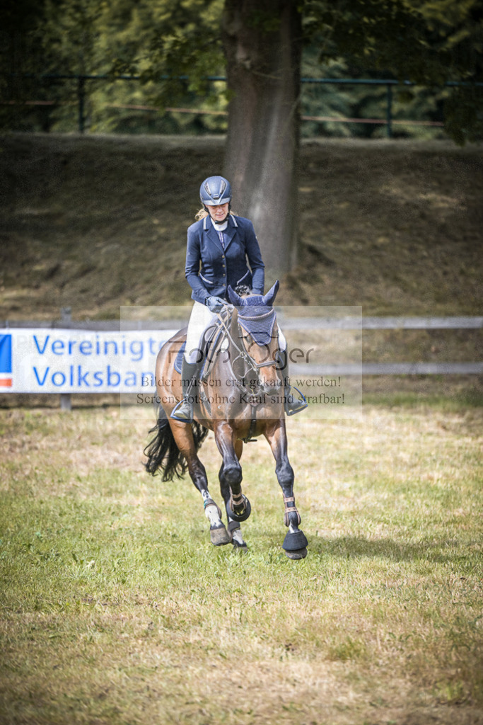 DOS_0047 | Entdecke hochwertige Reitturnierfotos von Foto Oger. Professionell, emotional und authentisch – jetzt Lieblingsmomente im Shop bestellen.Deutschlandweite Turnierfotografie. - Realisiert mit Pictrs.com