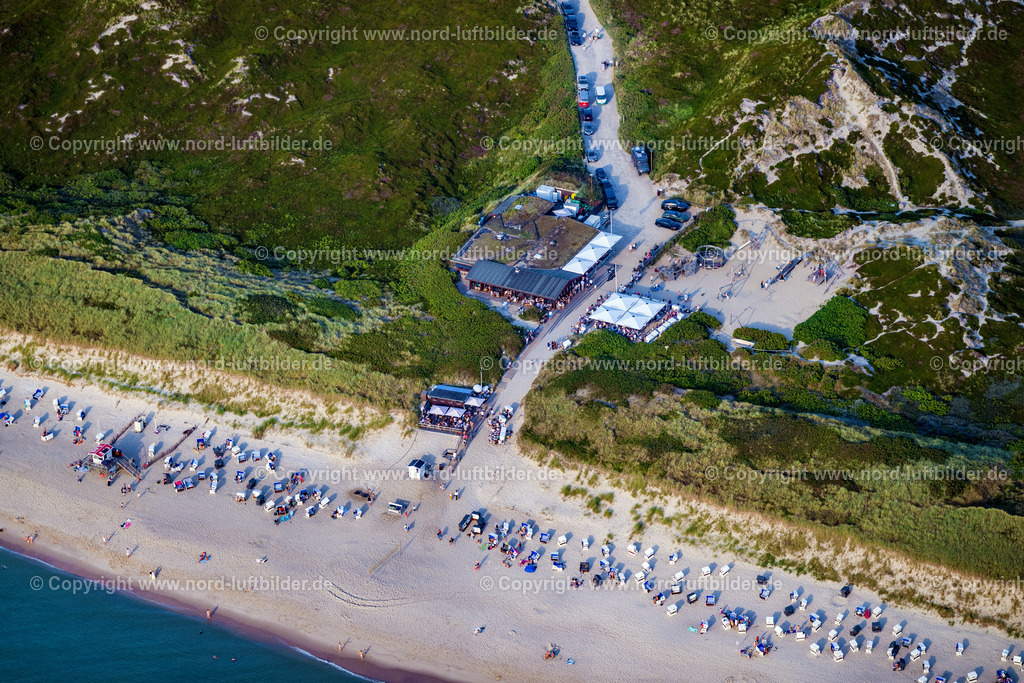 Sylt_Rantum_Gaststätte_Sansibar_ELS_6895130825 | SYLT 13.08.2025 Gebäude des Restaurant " Sansibar " im Ortsteil Rantum (Sylt) in Sylt auf der Insel Sylt im Bundesland Schleswig-Holstein, Deutschland. // Building of the restaurant " Sansibar " in the district Rantum (Sylt) in Sylt on Island Sylt in the state Schleswig-Holstein, Germany. Foto: Martin Elsen