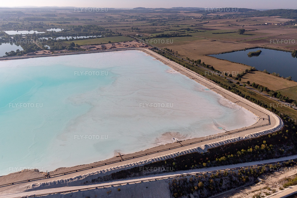 Vue aérienne: Salines à Rosières-aux-Salines dans le département Meurthe et Moselle, France. Photo: IMG_118243.jpg prise le 15/09/2019 par Werner Riehm/FLY-FOTO.eu – Résolution de l'original: 5040 x 3360 px