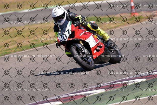 26bt04-1879 | markuskiefer.com - Realisiert mit Pictrs.com