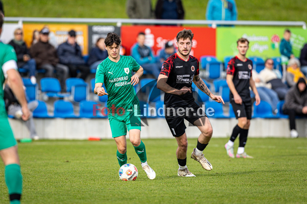 SV Haunshofen gegen SV Unterhausen | Fußball Herren A-Klasse Gruppe 5 Zugspitze 2025/26 12. Spieltag, SV Haunshofen gegen SV Unterhausen, 20251019,Zweikampf,2025-10-19 in Haunshofen (Sportplatz Haunshofen), Moritz DEISENBERGER (SV Haunshofen 7), Moritz KEER (SV Unterhausen 11)Copyright: WolfgangxLindner www.foto-lindner.de