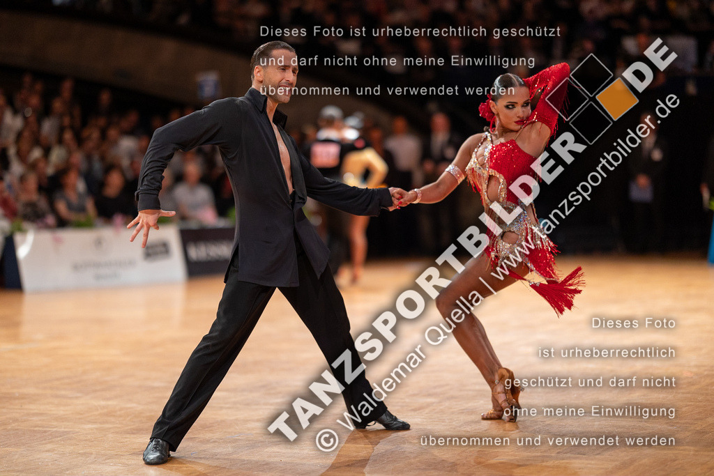 20230812-12829 | Hier finden Sie Tanz Bilder vom Latein und Standard Formationen tanzen. Sportbilder vom Tanzsport. Schöne Fotos und von Weltmeisterschaft, Europameisterschaft, Bundesliga, Regionalliga, Oberliga und Landesliga sowie von GOC Stuttgart, DanceComp, WM Bremen