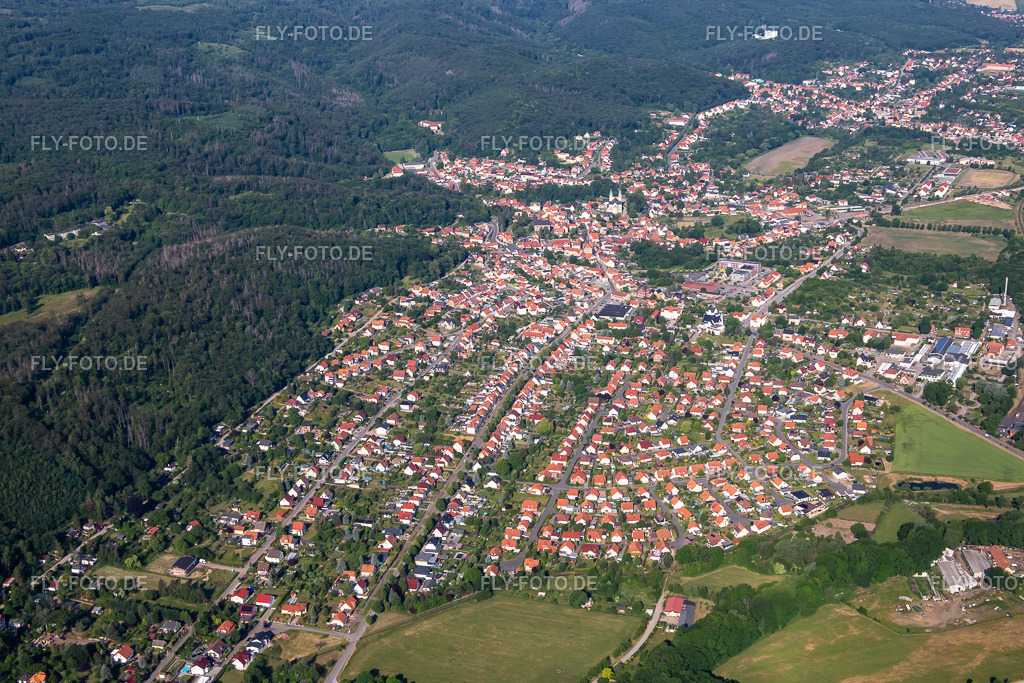 Osterallee | Luftbild: Osterallee im Ortsteil Gernrode in Quedlinburg im Bundesland Sachsen-Anhalt in Deutschland. Foto: IMG_136357.jpg vom 15.06.2023 durch ©2025 Werner Riehm fly-foto.de/copyright - Realisiert mit Pictrs.com