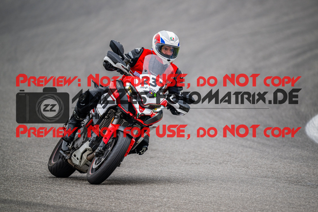 MaZZes_FotoMatrix_240702_6007705_2-12 | INST