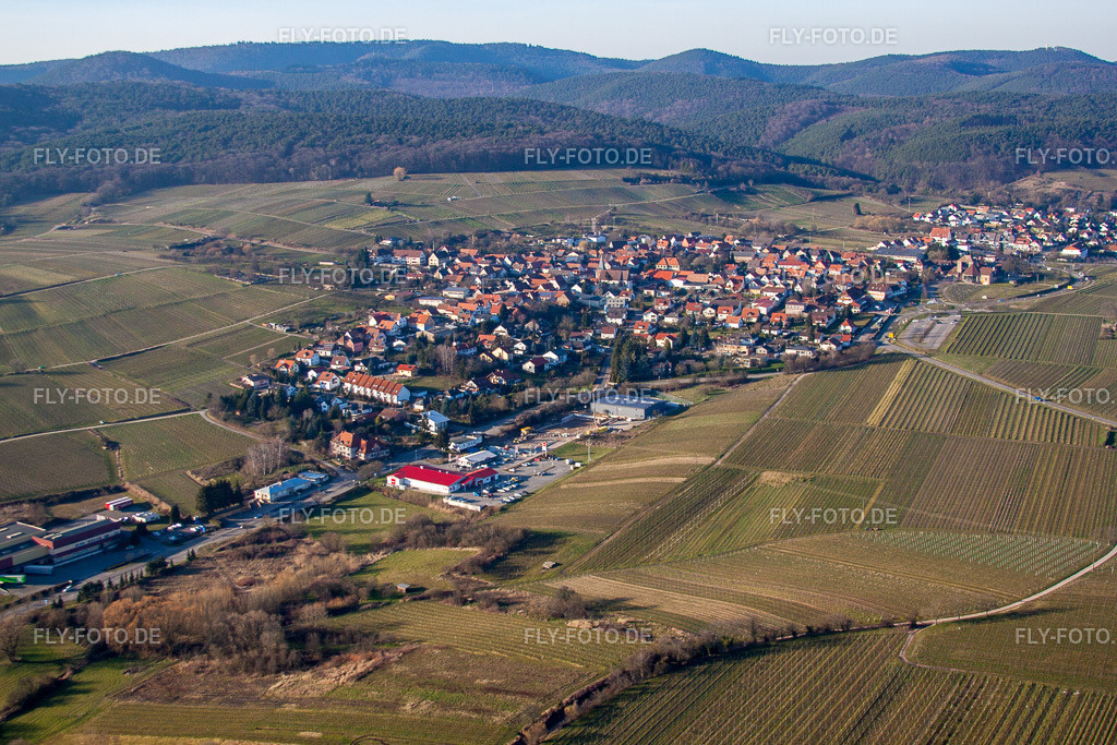 Ortsansicht | Luftbild: Ortsansicht im Ortsteil Schweigen in Schweigen-Rechtenbach im Bundesland Rheinland-Pfalz in Deutschland. Foto: IMG_62319.jpg vom 24.02.2014 durch Werner Riehm/FLY-FOTO.de - Realisiert mit Pictrs.com