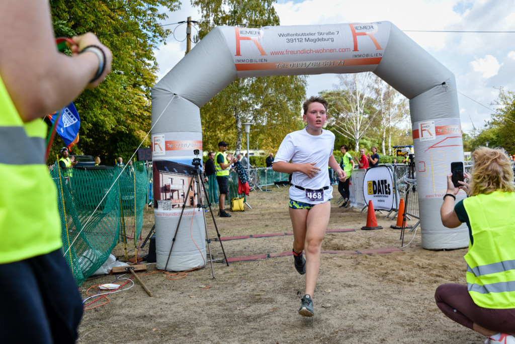 15-01-56-118-KIMAXITRI22-(c)-I.W.Ronge | Grammis Triathlonbilder - Realisiert mit Pictrs.com