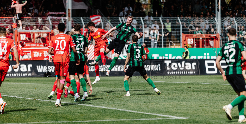3. Liga, Saison 2023/24, 32. Spieltag: SC Preußen Münster - Jahn Regensburg | Münster, 06.04.2024: 3. Liga, 32. Spieltag, SC Preußen Münster gegen Jahn Regensburg im LVM-Preußenstadion in Münster. Foto: sportfotografie.ms | Markus Paletta - Realisiert mit Pictrs.com