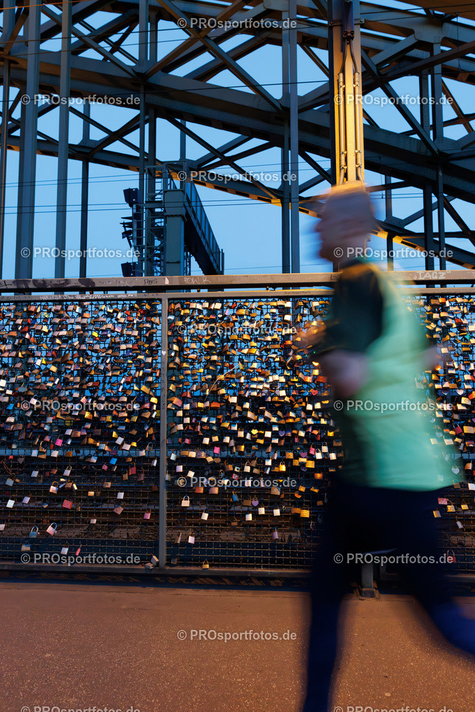 22. Nachtlauf des ASV Koeln; Koeln, 28.05.25 | Impressionen vom 22. Nachtlauf des ASV Koeln am 28.05.25 in der Altstadt von Koeln (Deutschland). Foto: BEAUTIFUL SPORTS/Bernd Hoffmann