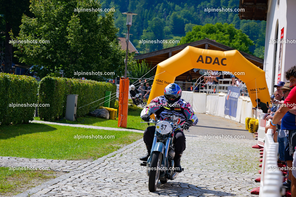 P1014730 | Erleben Sie atemberaubende, hochqualitative Fotos Ihrer Fahrt entlang der malerischen Alpenstraßen. Besuchen Sie alpineshots.com, um professionelle Aufnahmen Ihrer unvergesslichen Reise zu finden und zu kaufen - Realisiert mit Pictrs.com