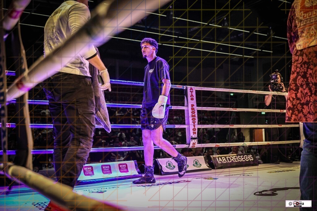 BoB 2026 Arnold vs. Faiz | professionelle Sport- und Eventfotografie von Tomafocus – dynamische Bilder, emotionale Momente und hochwertige Aufnahmen für jeden Anlass. - Realisiert mit Pictrs.com
