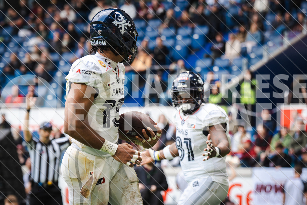 GER Rhein Fire vs. Paris Musketeers, Football, European League of Football, Spieltag 4, Saison 2025, 08.06.2025 | GER Rhein Fire vs. Paris Musketeers, Football, European League of Football, Spieltag 4, Saison 2025, 08.06.2025Foto: Fabian Friese - Realisiert mit Pictrs.com