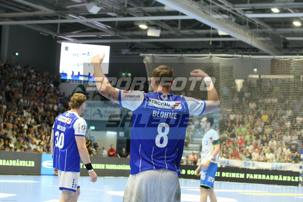 VFL Gummersbach -  FrischAuf Göppingen | "Animateur" Lukas Blohme - © Sportfoto-Sale (MK) - Realisiert mit Pictrs.com