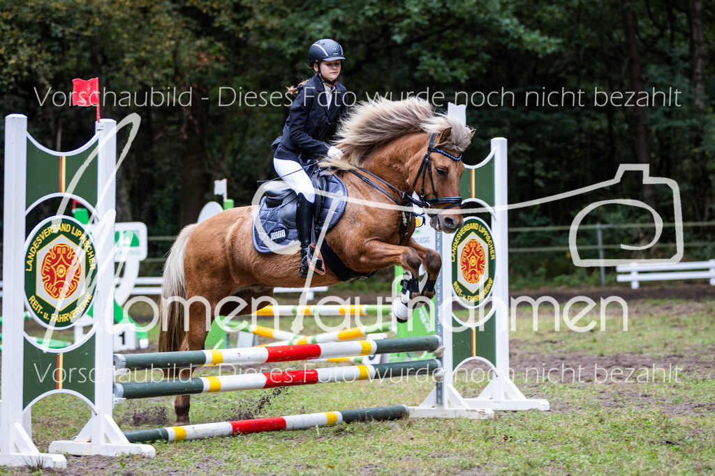 HB-Springreiter-044 | MomenTaufnahmen Pferdesportfotos