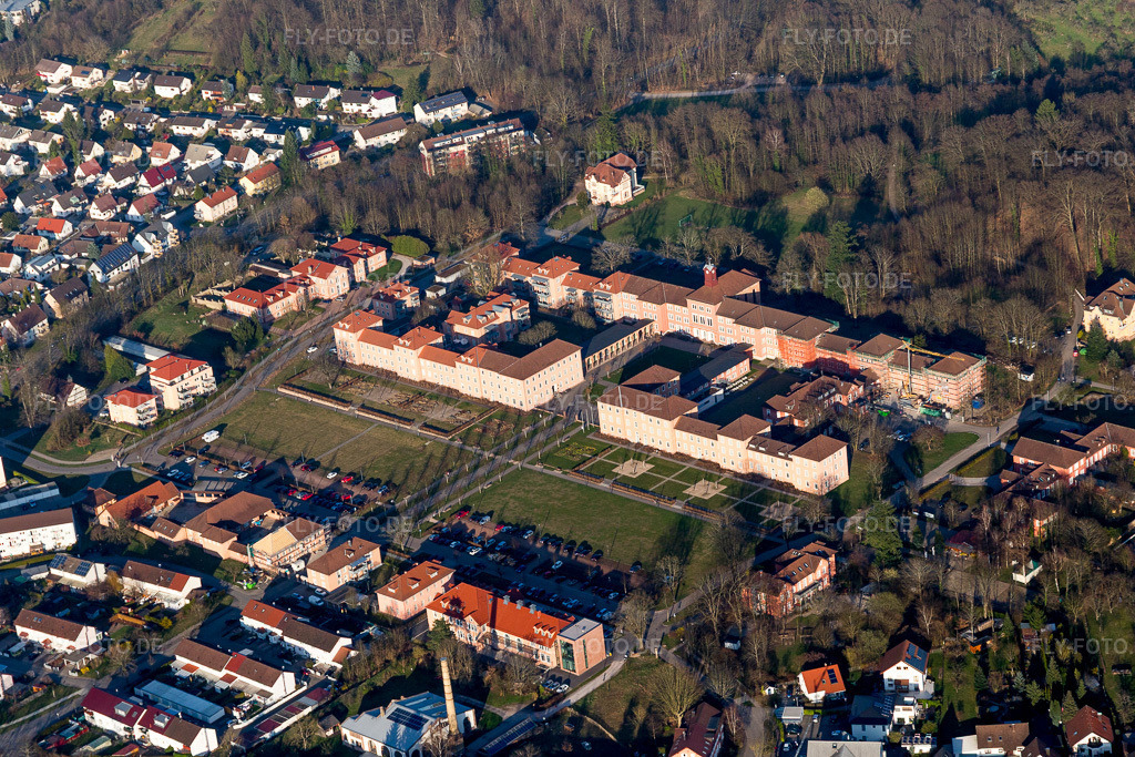 Luftbild: Stadverwaltung Illenaueer Arkaden im Ortsteil Oberachern in Achern im Bundesland Baden-Württemberg in Deutschland. Foto: IMG_097691.jpg vom 16.03.2017 durch Werner Riehm/FLY-FOTO.de