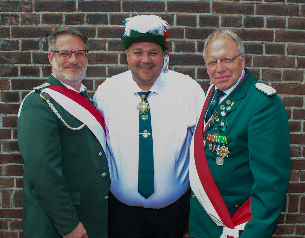 top-top.de-250601-231 | Foto, Video, Fotografie, Videografie, Fotobox, DJ, Discjockey, Musik, Musikbox, Veranstaltung, Photobooth, Amazon, Ebay, Buchtipp, Bestseller, Autor, Verlag, Buch, Wesel, Hamminkeln, NRW, Dinslaken, Rees, Drohne, Hochzeit, Party, Fotobox, Wesel, Fotograf