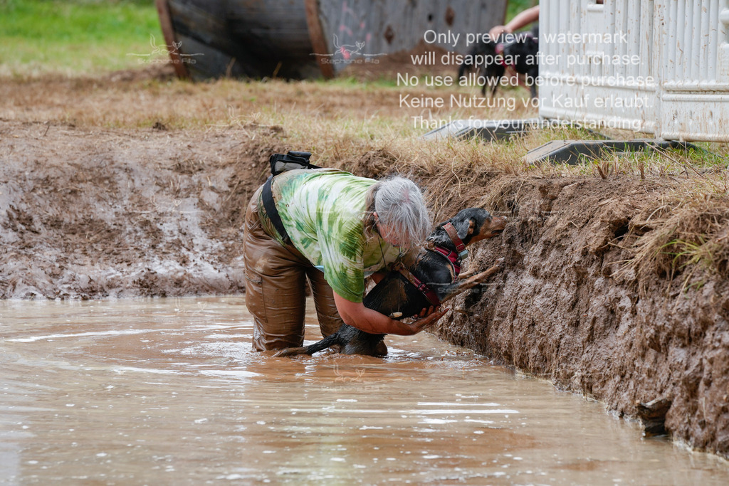 Schlamm_mit_Hund (411 von 460) | stephaniefillaphotographie - Realisiert mit Pictrs.com
