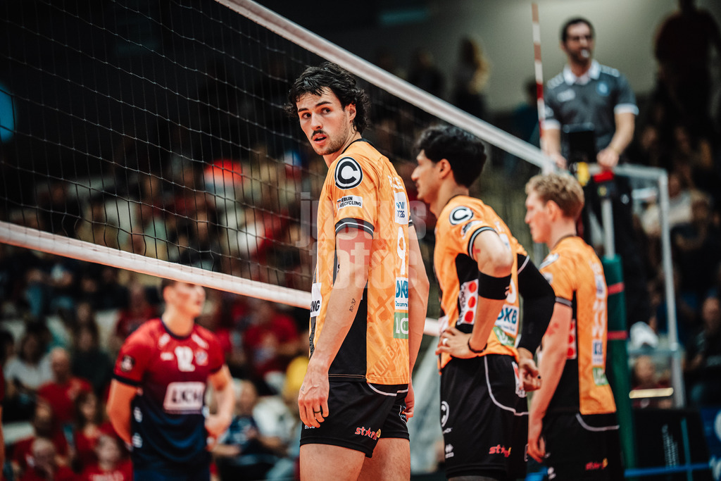 Volleyball | Herren | Saison 2025/2026 | Volleyball Ligacup | Finale | SVG Lüneburg vs. Berlin Recycling Volleys | 12.10.2024 | Nolan Flexen (#9, BERLIN RECYCLING Volleys)