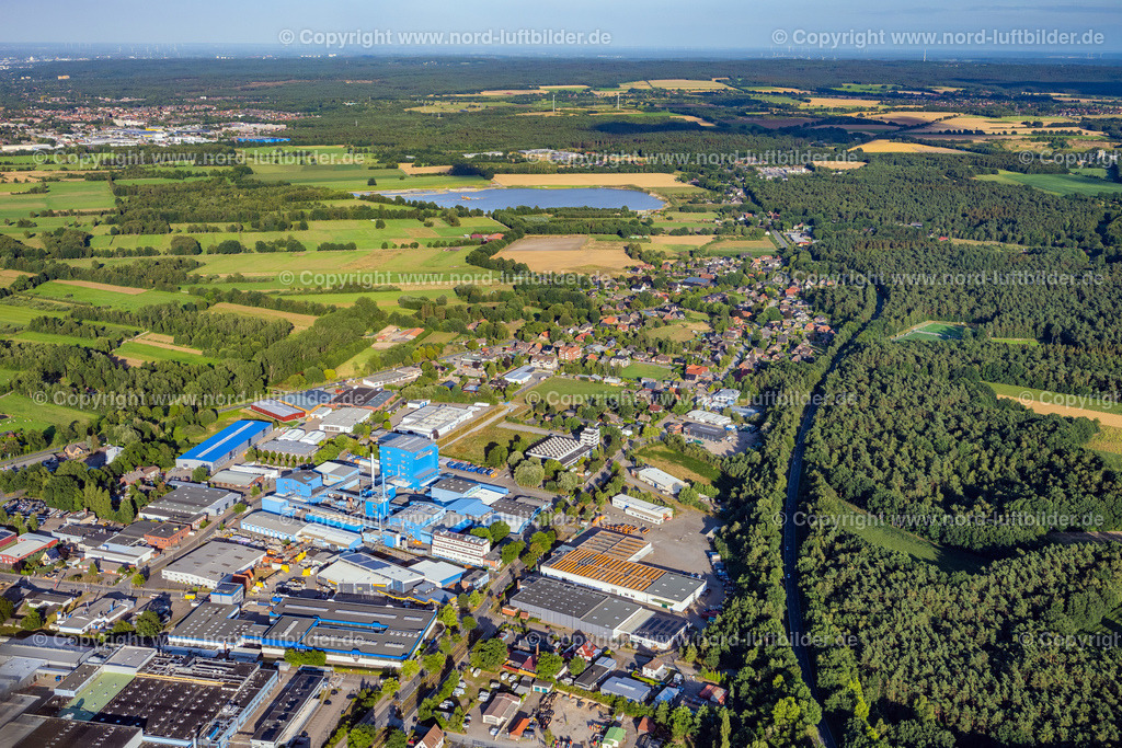 Buxtehude_Syntophol_ELS_4237010822 | BUXTEHUDE 01.08.2022 Industrie- und Gewerbegebiet " Alter Postweg " in Buxtehude im Bundesland Niedersachsen, Deutschland. // Industrial and commercial area " Alter Postweg " in Buxtehude in the state Lower Saxony, Germany. Foto: Martin Elsen