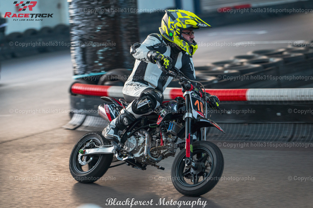 19_01_25racetrck.0931 | Sportfotografie , Motorsport, Motoross, Reitsport, Mointainbike, Enduro,
Landschaft , Outdoor, Eventfotografie, Landschaft, Bilder online bestellen - Realisiert mit Pictrs.com