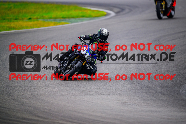 MaZZes_FotoMatrix_240614_6007705_2839 | WEISS