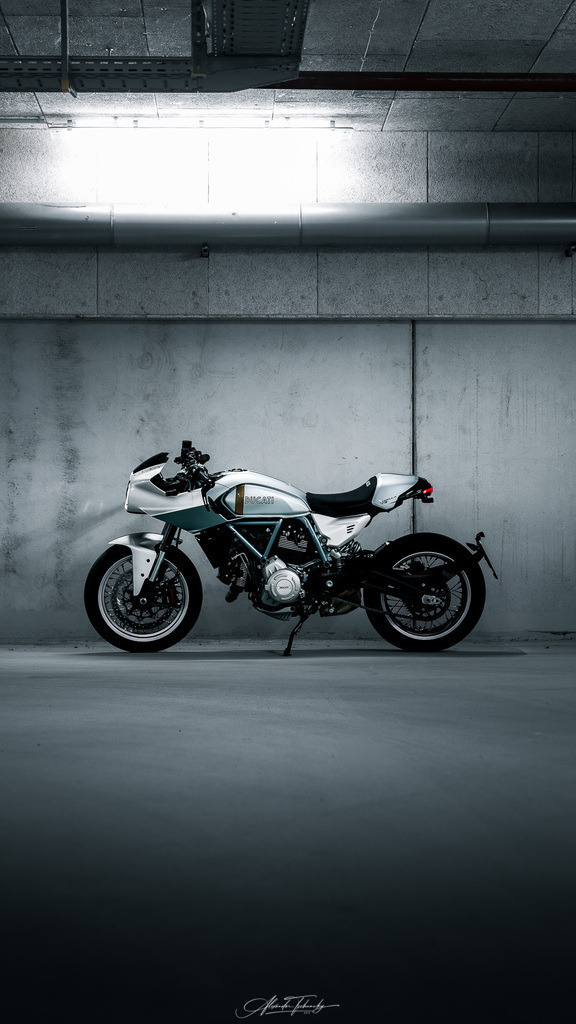 Ducati Scramber Formula 73 | Entdecken Sie die faszinierende Welt von Alexander Tschuncky Arts: Kreative Fotografie, atemberaubende Automobilkunst und hochwertiger Bilderdruck. Lassen Sie sich inspirieren! - Realisiert mit Pictrs.com