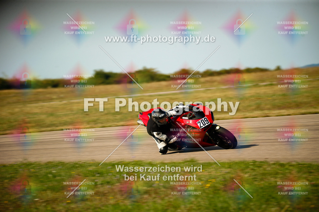 _MOT5853 | Hier findet Ihr Bilder von Touristenfahrten auf der Nürburgring Nordschleife oder von anderen Veranstaltungen die ich besucht habe. Viel Spass beim Durch Schauen 