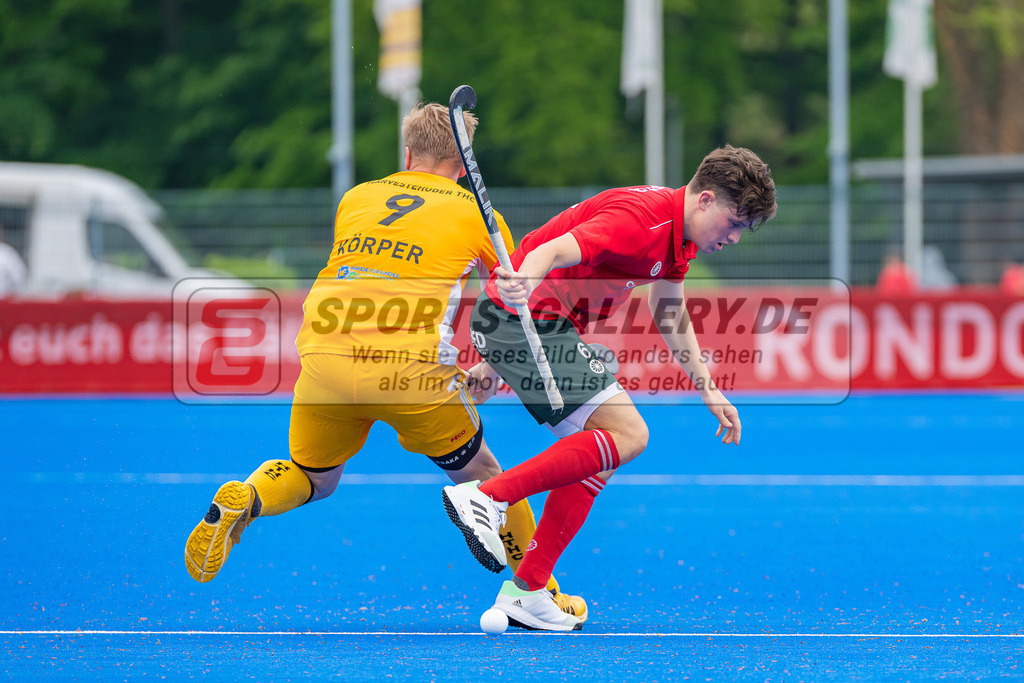 HK_20230507_107994 | 1. Bundesliaga Herren Creefelder HTC - Harvestehuder THC  am 7.5.2023 Crefelder HTC ( CHTC ), Krefeld  , Körper Michael ( Harvestehuder THC #9 ) , Julius Hayner ( Crefelder HTC #6 )