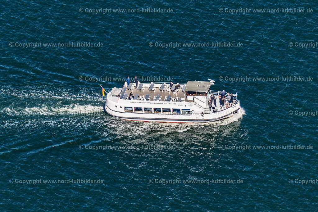 Usedom_MS_Astor_Ückeritzer_Personenschifffahrt_im_Achterwasser_ELS_5090100822 | MöNCHGUT 10.08.2022 Fahrgast- Schiff " MS Astor " auf dem Achterwasser in Peenemünde auf der Insel Usedom im Bundesland Mecklenburg-Vorpommern, Deutschland. // Passenger ship "MS Astor" on the backwaters in Peenemuende on the island of Usedom in the state Mecklenburg - Western Pomerania, Germany. Foto: Martin Elsen