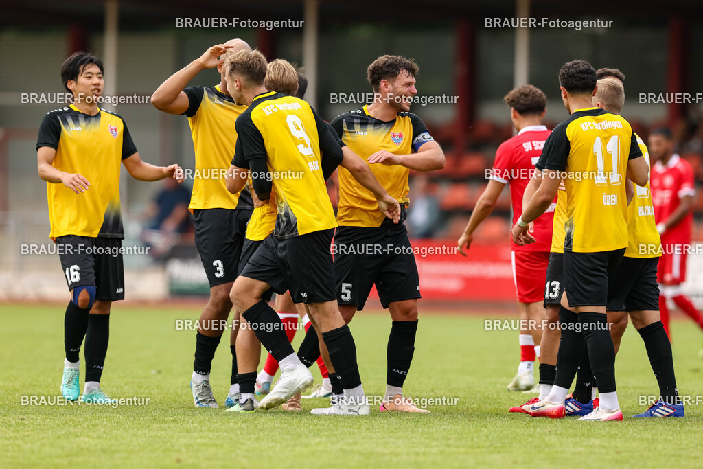 1_SVSKFC_20250726_0677.JPG -  - SV Schermbeck - KFC Uerdingen  - Testspiel | Schermbeck, Deutschland, 26.07.25: Alexander Lipinski (KFC Uerdingen) Torjubel, jubelt mit seiner Mannschaft nach dem Treffer zum 0:3 während des Testspiel Spiels zwischen SV Schermbeck - KFC Uerdingen  in der Volksbank Arena am 26. July 2025 in Schermbeck, Deutschland. (Foto von Stefan Brauer/Brauer-Fotoagentur)