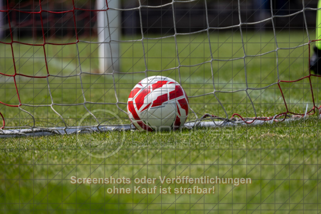 20250518_140914_0265 | #,1.FC Donzdorf (rot) vs. FV Bellenberg (weiß), Fussball, Frauen-Verbandsliga Württemberg, 20. Spieltag, Saison 20242025, Rasenplatz Lautertal Stadion, Süßener Straße 16, 73072 Donzdorf, 18.05.2025 - 1300 Uhr,Foto: PhotoPeet-Sportfotografie/Peter Harich
