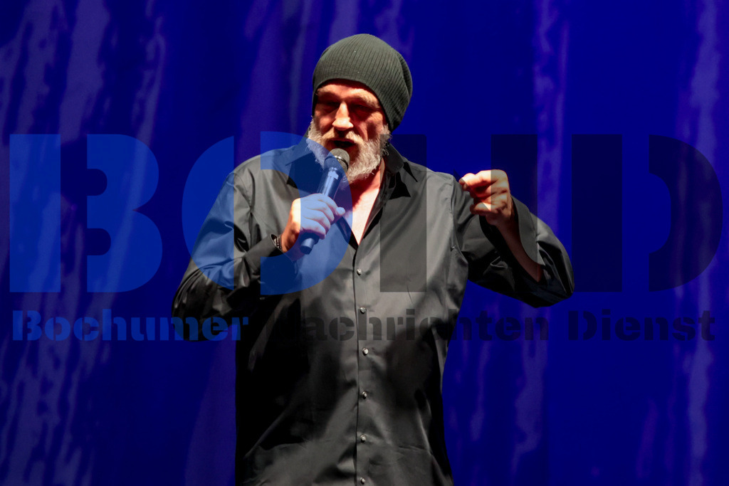 Zeltfestival Ruhr 2024 - Torsten Straeter  {date} -  | {headline}(Foto: Sebastian Sendlak / BOND) - Realisiert mit Pictrs.com