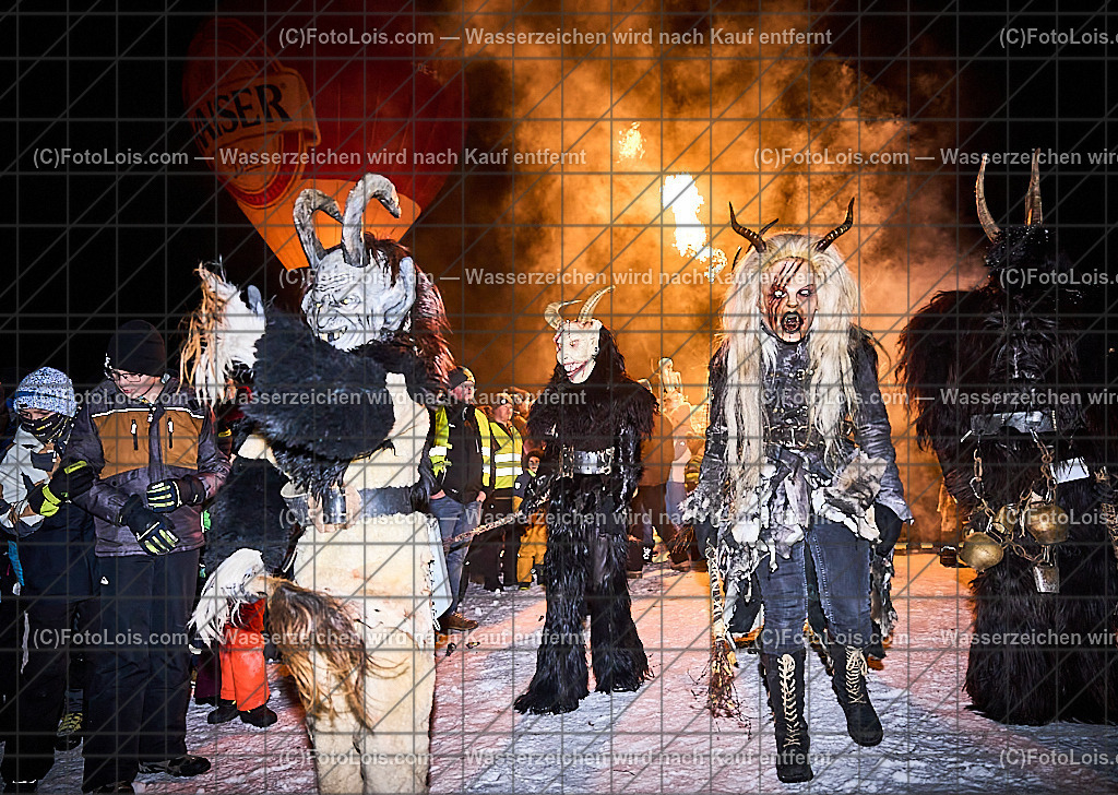 _ALP8351_NACHTderBALLONE_Lackenhof_Gaminger Oetscherteufel | ... mit dem Ballonsportclub Ötscherland aus Wieselburg, der Bergrettung Lackenhof mit einer Schauübung, der Perchtengruppe 'Gaminger Ötscherteufeln' und dem Musikverein Lackenhof, die Ballonfahrer spendeten ihre Gage in diesem Jahr dem schwer verunglückten Gerald Bernreiter alias 'KLEX' der erst nach der ReHa und einem Umbau seines Hauses in Lackenhof frühestens im Mai 2026 wieder nach Hause kommen kann, So 28. Dezember 2025.