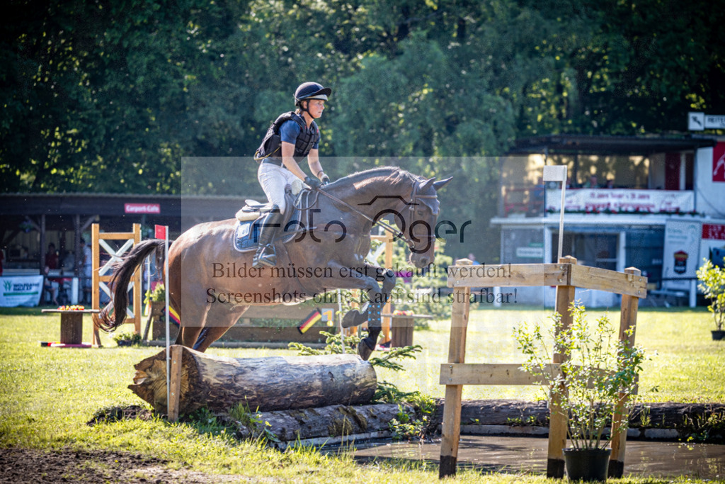 2026-05 - Melle Oldendorf-3-0035 | Entdecke hochwertige Reitturnierfotos von Foto Oger. Professionell, emotional und authentisch – jetzt Lieblingsmomente im Shop bestellen.Deutschlandweite Turnierfotografie. - Realisiert mit Pictrs.com