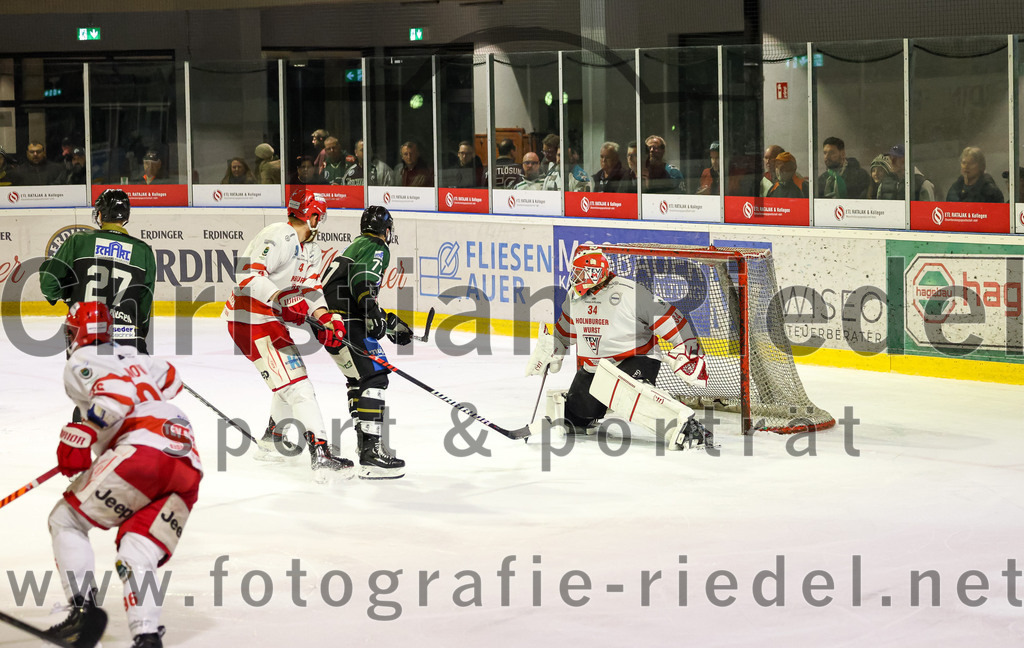 2023-03-19_127_TSV_Erding_gegen_TEV_Miesbach | Erding, Deutschland, 19.03.2023:
Eishockey, Bayernliga Playoffs 2022 / 2023, Halbfinale, TSV Erding gegen TEV Miesbach, Endergebnis: 

Mark Waldhausen (Erding Gladiators, #27), Johannes Bacher (TEV Miesbach, #4), Philipp Michl (Erding Gladiators, #77), Timon Ewert (TEV Miesbach, #34)

Foto: Christian Riedel / fotografie-riedel.net