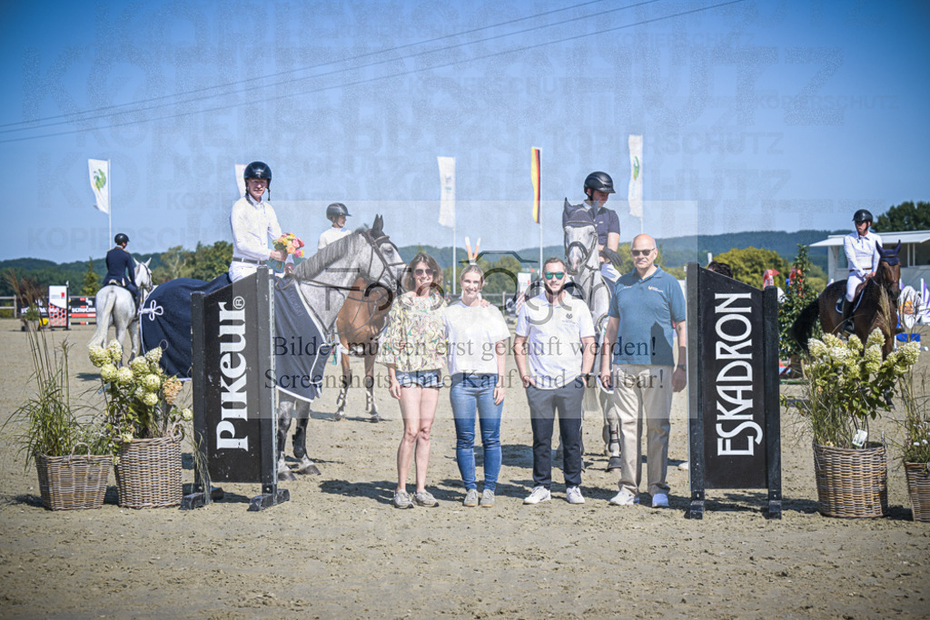 DOS_0052 | Entdecke hochwertige Reitturnierfotos von Foto Oger. Professionell, emotional und authentisch – jetzt Lieblingsmomente im Shop bestellen.Deutschlandweite Turnierfotografie. - Realisiert mit Pictrs.com