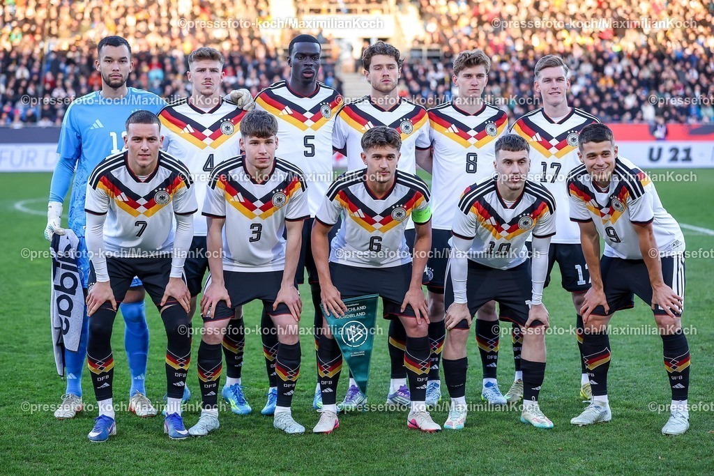 U2127032601002 | 27.03.2026, Fußball, Länderspiel U21, Deutschland - Nordirland, Qualifikation Under 21 European Championship 2027, Eintracht-Stadion Braunschweig, Saison 2025 2026: Startelf Mannschaftsfoto Gruppenfoto Startmannschaft Hintere Reihe v.L. Mio Backhaus (Germany U21 #12) Finn Jeltsch (Germany U21 #4) Joshua Quarshie (Germany U21 #5) Linus Gechter (Germany U21 #14) Aljoscha Kemlein (Germany U21 #8) Anton Kade (Germany U21 #17) Vordere Reihe v.L. Said El Mala (Germany U21 #7) Lukas Ullrich (Germany U21 #3) Tom Bischof (Germany U21 #6) Brajan Gruda (Germany U21 #10) Nicolo Tresoldi (Germany U21 #9) DFB regulations prohibit any use of photographs as image sequences and or quasi-video.
