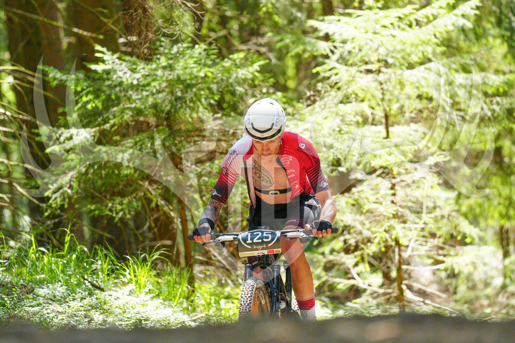 FC604111 | Fotogalerie der Treibjagd im Dunkelwald - Dein MTB Etappenrennen im Erzgebirge - Realisiert mit Pictrs.com